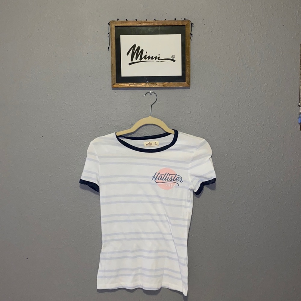 Hollister Tee!